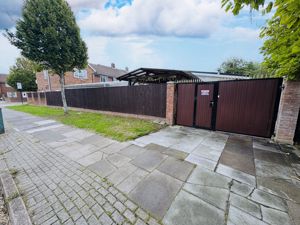 Photo 27- click for photo gallery